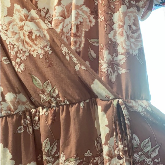 NWOT dusty pink flower faux wrap dress - Picture 3 of 5
